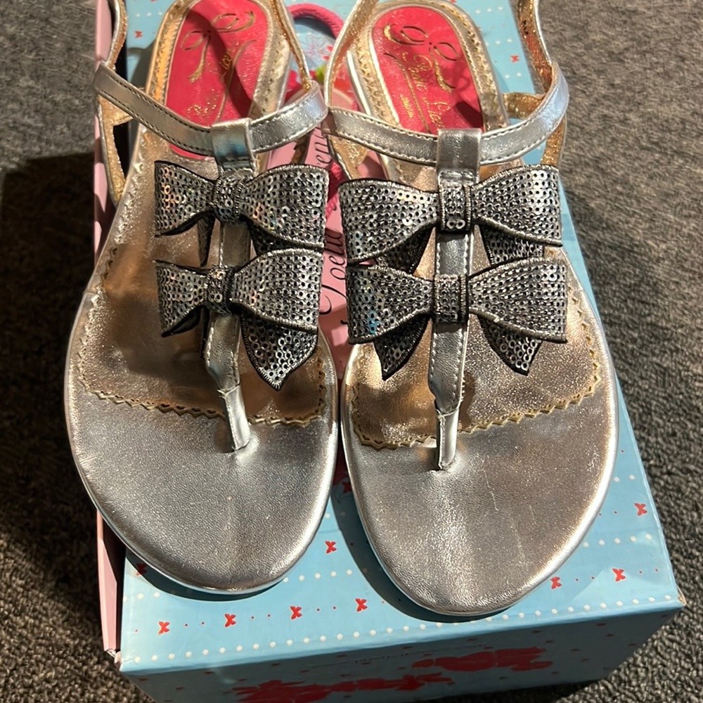 Brand new women bow sandals size 8